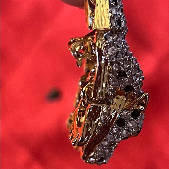 Elegant Black and White cover in rhinestones Panther Reptile Brooch - Picture 7 of 15